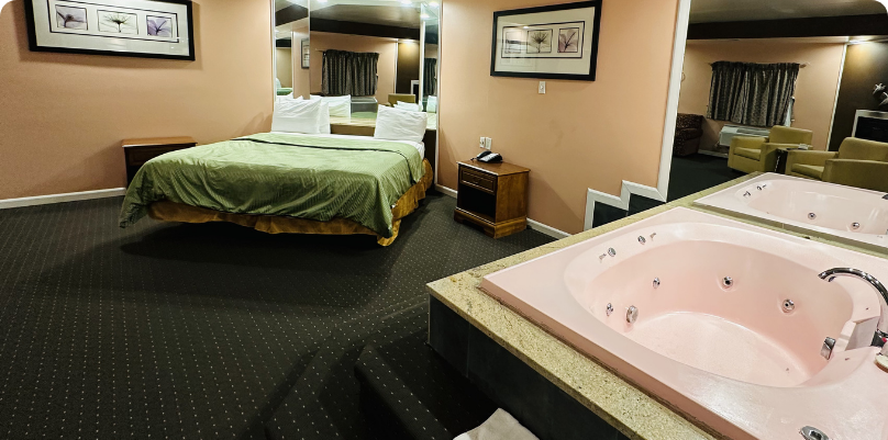 Honeymoon Romantic Suite with Jetted Hot Tub & Hot Tub